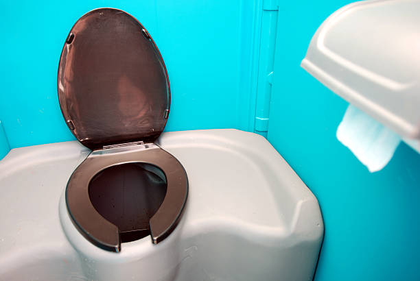 Best Portable restroom trailer rental  in Savannah, TN